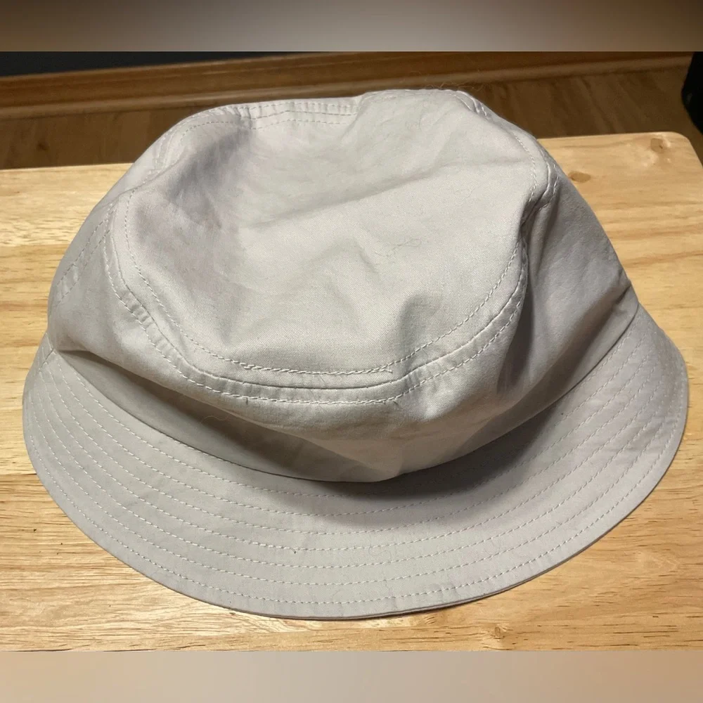 Girls Tan Bucket Hat with Daisy Flower Embroidery.